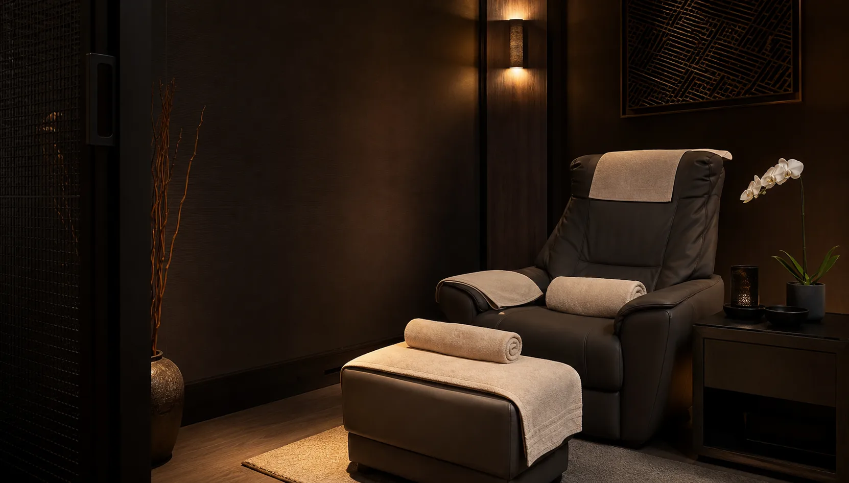 Original illustration of a quiet lounge, booking card and candlelight