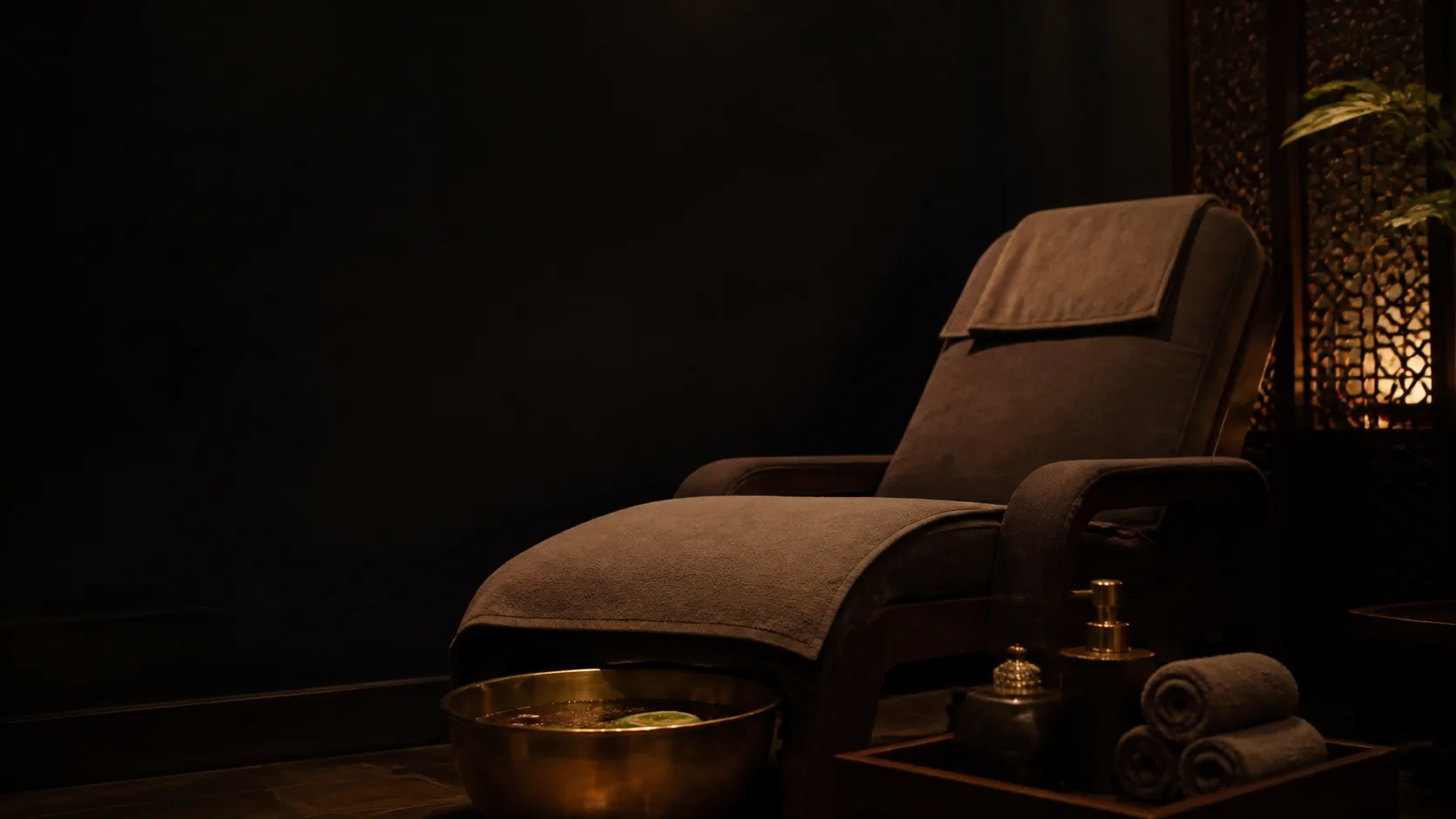 A prepared setup for a combined foot and shoulder massage